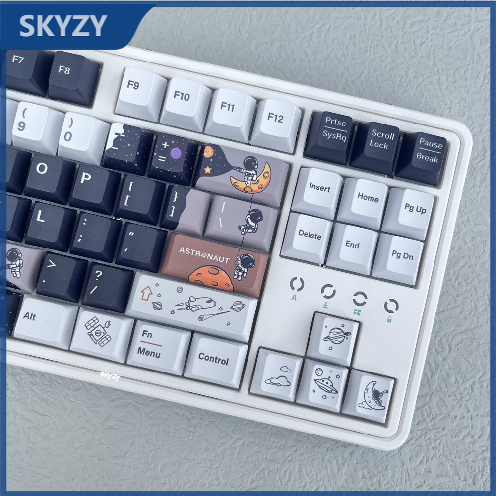 137 คีย์ Black Astronaut Keycaps Cherry Profile Spaceman Anime Pbt Dye