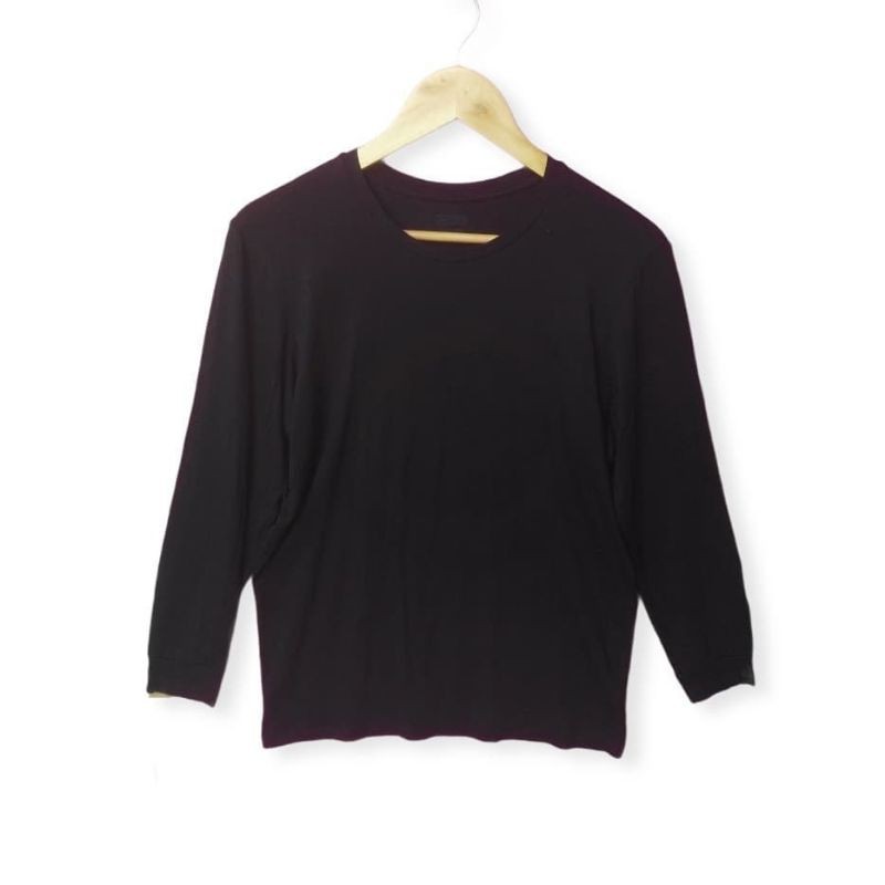 Uniqlo heattech เสื้อยืดผู้ชาย ไซส์ M สีดำ