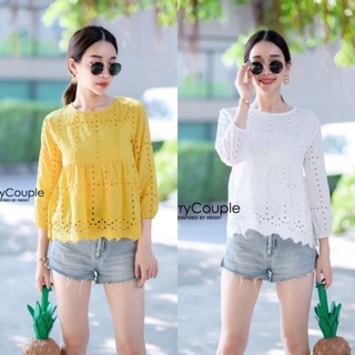 เสื้อคอกลมแขนห้าส่วน สไตล์Zara คะ เนื้อลินินบางแต่งฉลุลูกไม้ เนื้อผ้าดีมากกกค่ะ นิ่ม ใส่สบาย ทรงปล่อยๆ