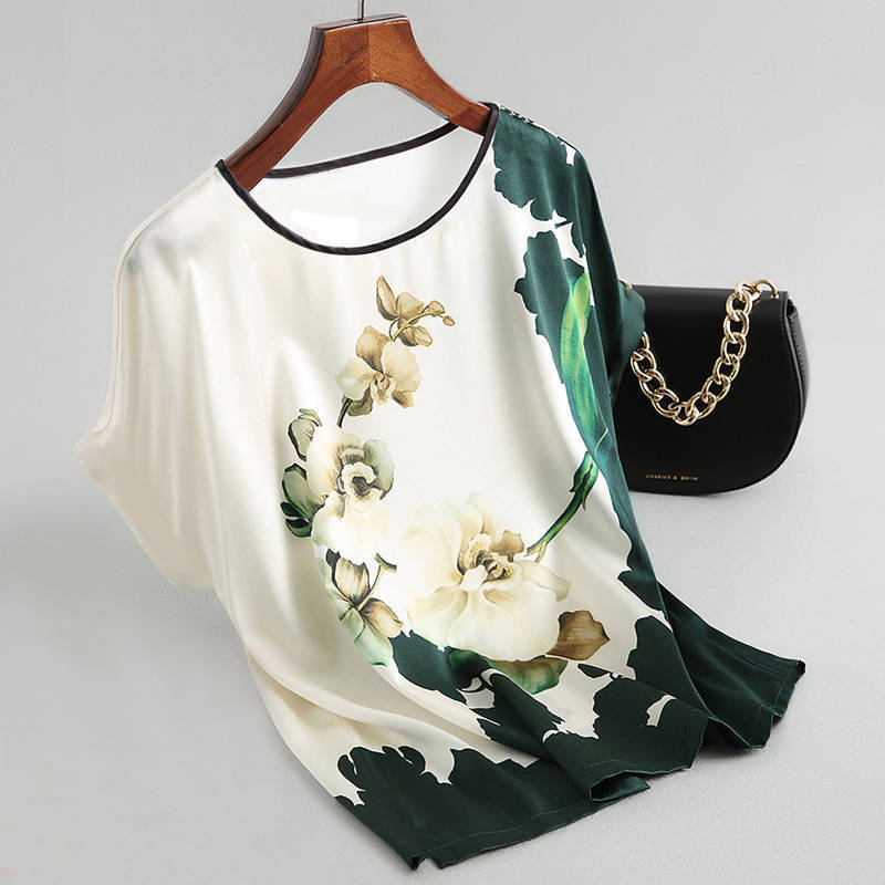 เสื้อเบลาส์สําหรับผู้หญิงไซส์ใหญ่ผ้าไหมน้ําแข็งใหม่แขนสั้นลําลองหลวมดอกไม้เสื้อ