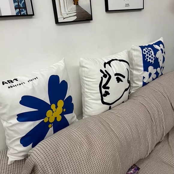 Watchme Home ปลอกหมอนแนวมินิมอล ออกแบบหลากหลายมาก มีทั้งหมด 25 แบบ ปลอกหมอนขนาด45*45cm
