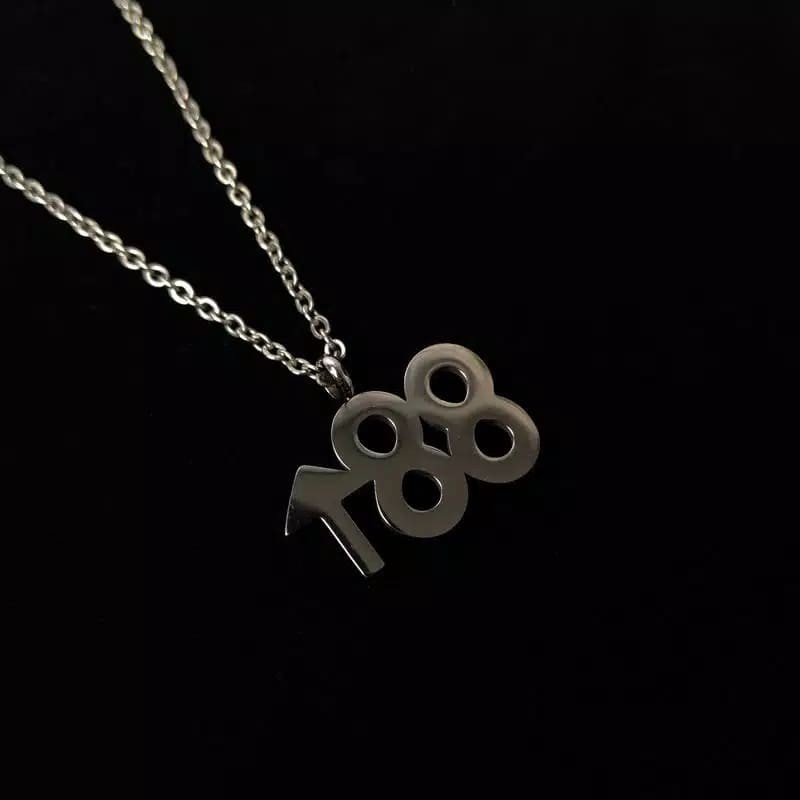 โซ่สร้อยคอฮิปฮอปผู้ชายอินโดนีเซีย 88↑ เหล็กไทเทเนียมเงิน 88 Rising Rich Brian