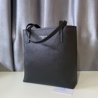 กระเป๋าถือ พราด้า SAFFIANO TOTE BAG