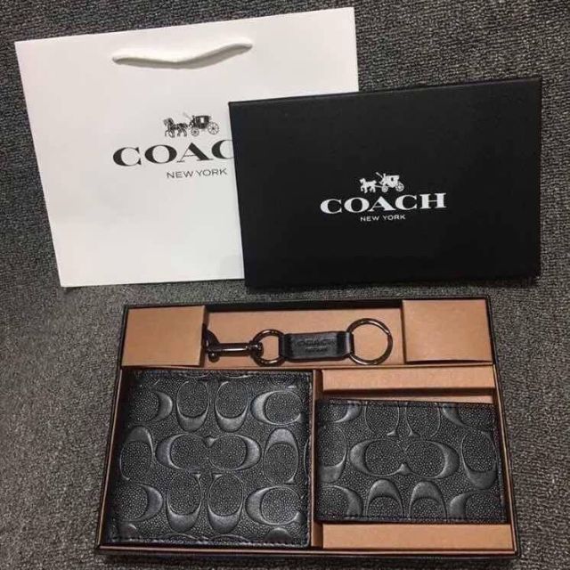 COACH Short  Wallet with Key Set Signature 
Detail t: กระเป๋าสตางค์ใบสั้น