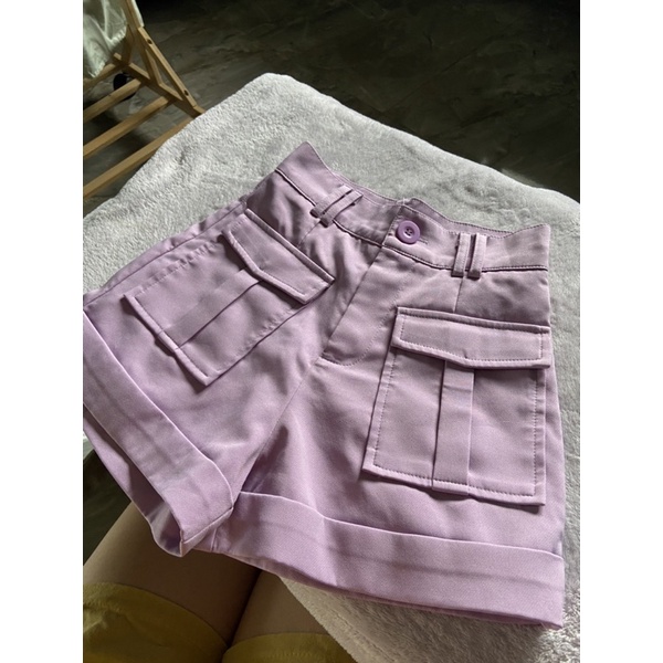 กางเกงขาสั้นสีม่วงจากflat2112 มือสอง