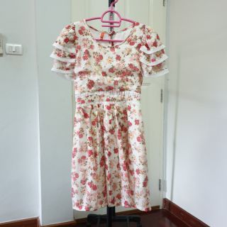 เดรสดอกไม้ระบายแขน Blossom Dress