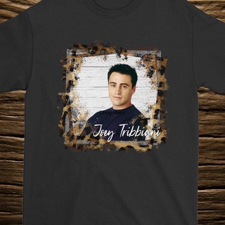 เสื้อยืดผ้าฝ้าย พิมพ์ลาย Joey Tribbiani Matt LeBlanc Friends TV Show Leopard Day Mother Father Day สําหรับผู้ชาย012723 A