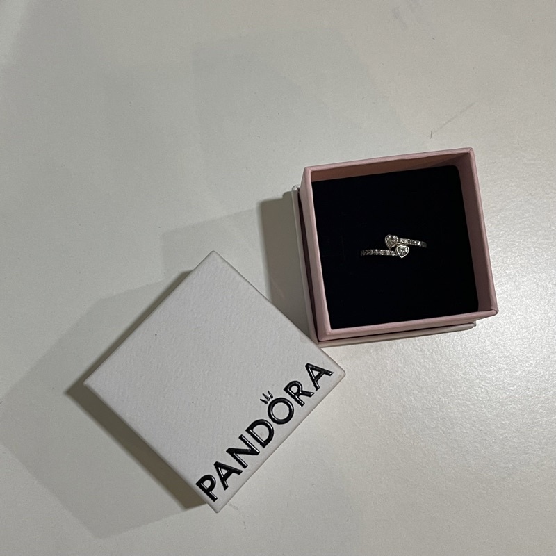 *Used* แหวน Pandora Size 48 ใส่แค่ 2 ครั้ง