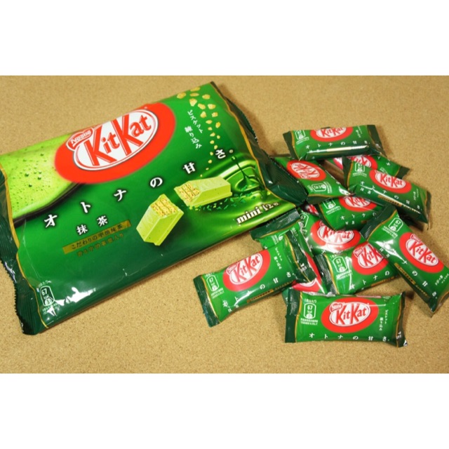 ขนม kitkat ชาเขียว จำนวน 12 ชิ้นใน1 ห่อใหญ่ เป็นสินค้านำเข้า