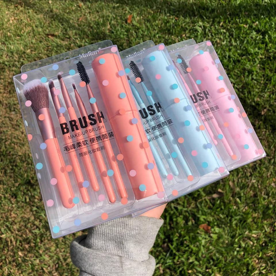 งานแท้ Make-up brush เซตแปรงแต่งหน้าพกพาสะดวก 5 ด้ามพร้อมกล่อง ขนแปรงนิ่มไม่บาดหน้า แข็งแรงทนทาน มี 4 สีจ้า
