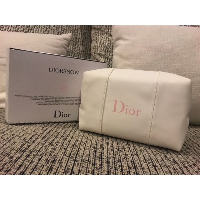 กระเป๋าใส่เครื่องสำอางค์ Dior แท้