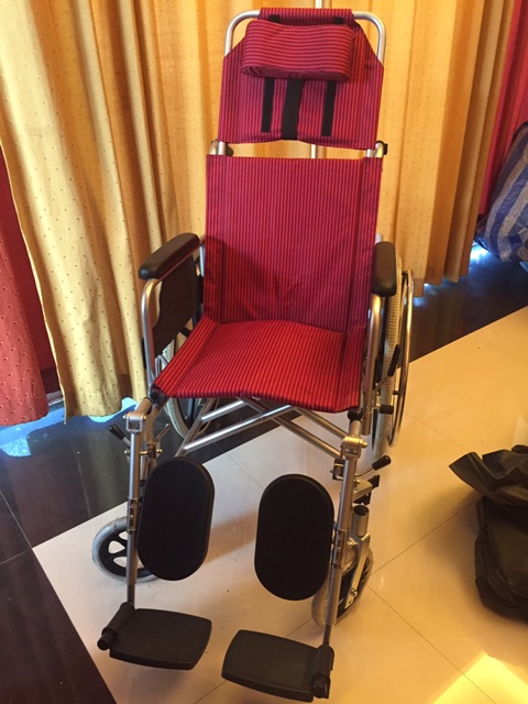 พร้อมส่ง! Wheelchair รถเข็นผู้ป่วย โครงอลูมิเนียมอัลลอยด์ พับเก็บได้ เบาะผ้า ปรับเอนนอนได้ รุ่น Y955