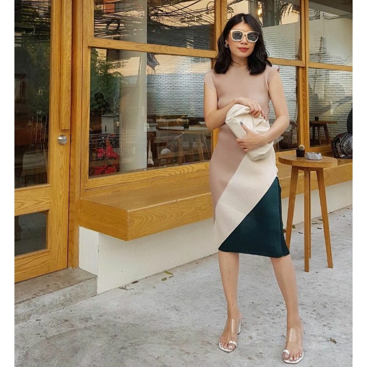 ถูกมากกก  มือหนึ่ง ของใหม่ ชุดด Pleated dress จาก the.studiox2