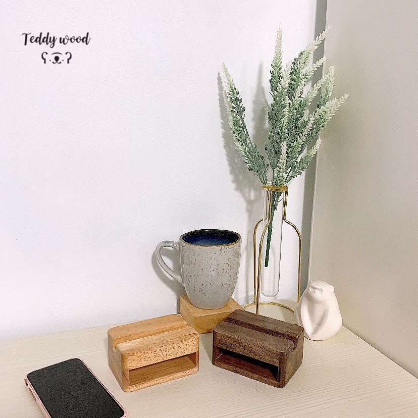 ลำโพงไม้ พร้อมที่วางโทรศัพท์