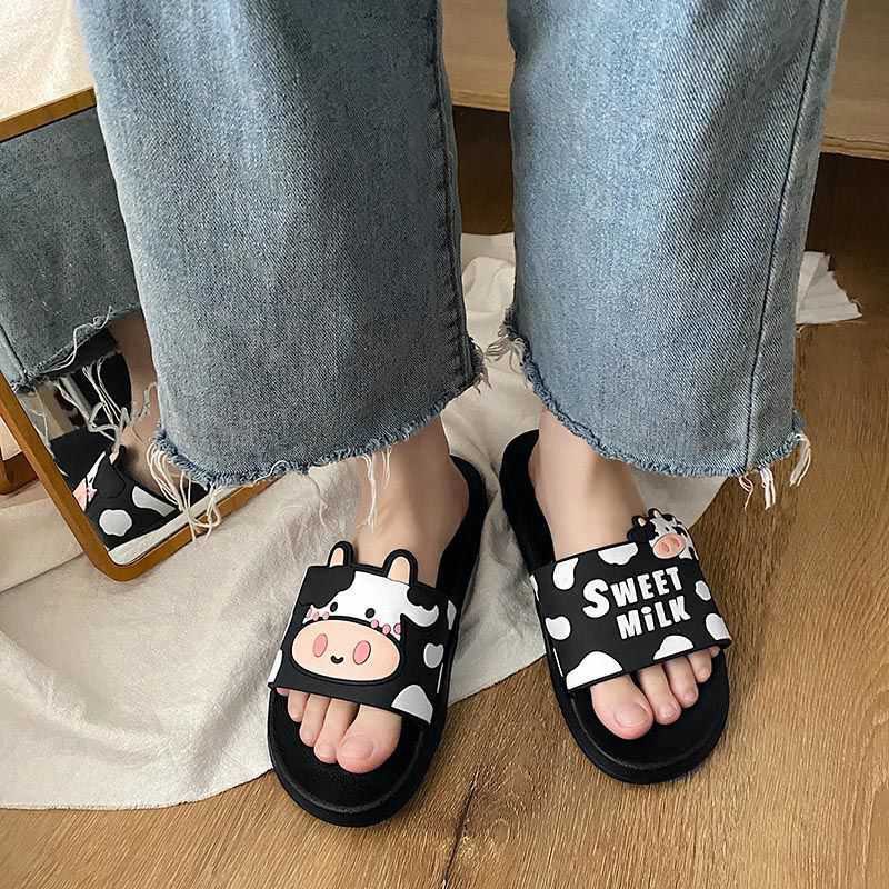 พร้อมส่ง รองเท้าแตะผู้หญิง สายSWEET MILK-วัว รองเท้าแตะยางพื้นนุ่มใส่สบาย （แนะนำให้ซื้อเพิ่ม1เบอร์)