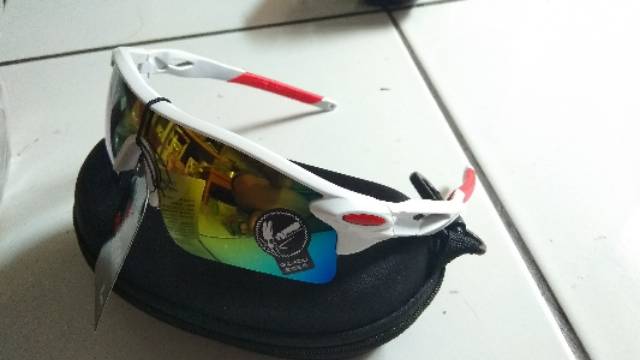 แว่นปั่นจักรยานทรงสปอร์ต รุ่น okley