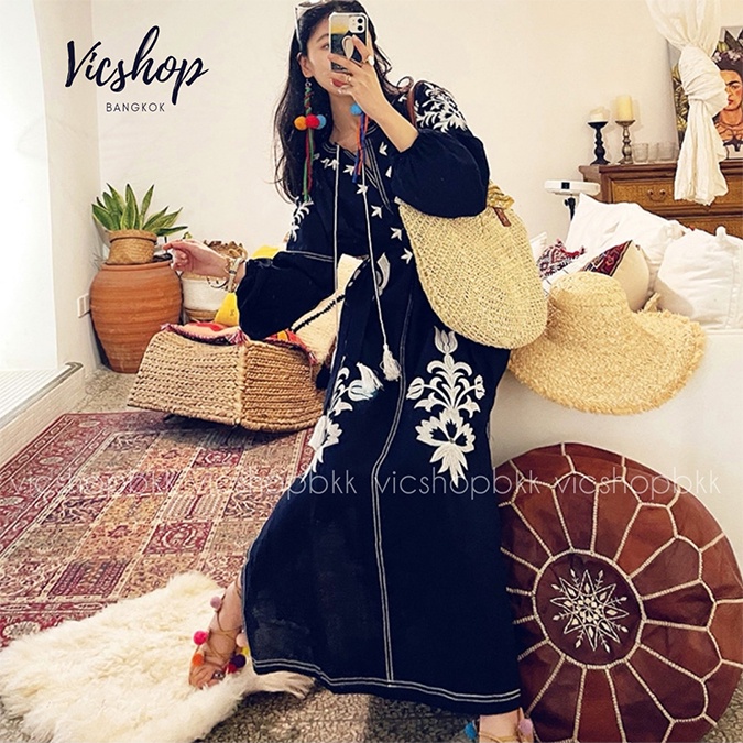 Maxi Dress (cotton-Linen) แม็กซี่เดรสยาวโบฮีเมียนทรงตรงผ่าข้างผ้าลินินผสมฝ้าย​ แขนยาว​งานปักลายพร้อมเชือกผูกเอว