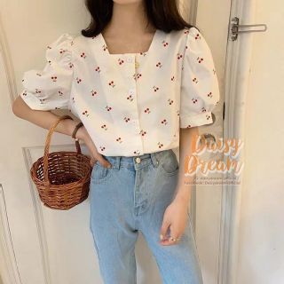 [พร้อ​มส่ง]​Cherry White Top