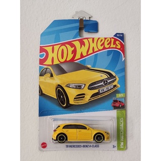 โมเดลรถ hotwheels รุ่น Mercedes Benz A class สีเหลือง