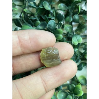 (B) พลอยดิบแท้ เยลโล่ อพาไทร์(Yellow Apatite)พลอยธรรมชาติ 100% น้ำหนัก 9.0 กะรัต / ซื้อ 10 ฟรี 1 ทันที !!