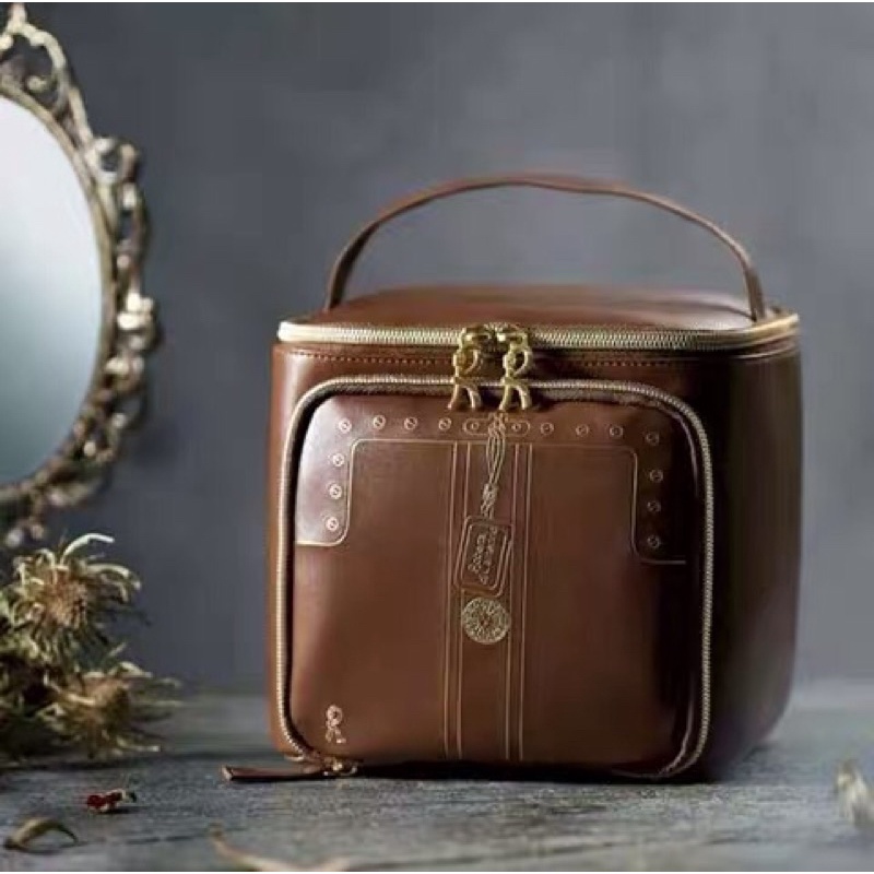 กระเป๋าสุดฮิตจากญี่ปุ่น🇯🇵 ROBERTA DI CAMERINO Cosmetic Bag กระเป๋าเครื่องสำอางค์ หนังPU สวยหรู