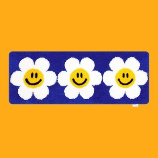 🌼Pre-order :Wiggle Wiggle Floor Mat (L) #Smile we love 💙