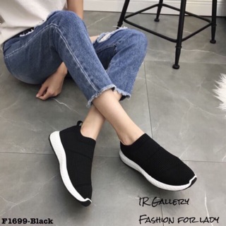 รองเท้าผ้าใบสลิปออน (Size36-40)