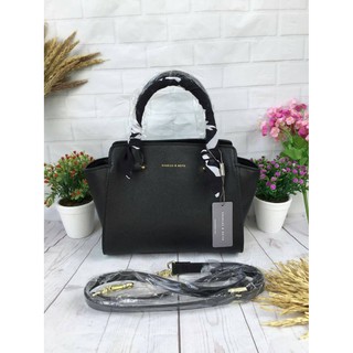 กระเป๋าสะพาย CHARLES TRAPEZE HANDBAG