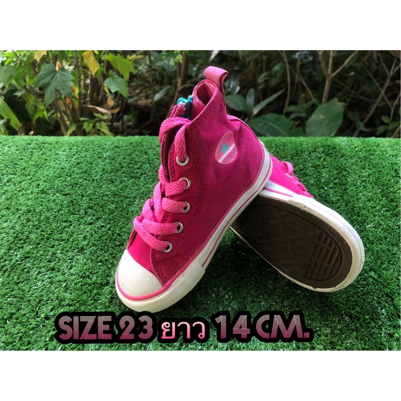 รองเท้าเด็ก Converse All Star  หุ้มข้อมือสอง สีชมพู ของแท้ 100 % สวยๆ สภาพแน่นๆ size 23 ยาว 14 cm.