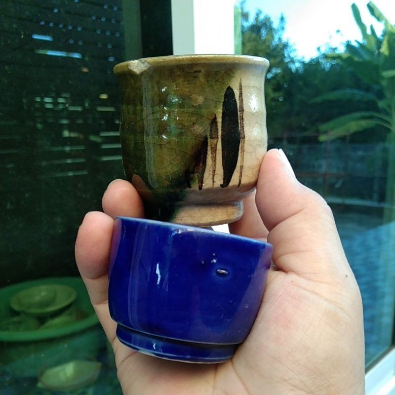 แก้วน้ำชา/กระถาง เซรามิกมือสองญี่ปุ่น 2 ชิ้น วานมีคำหนิ