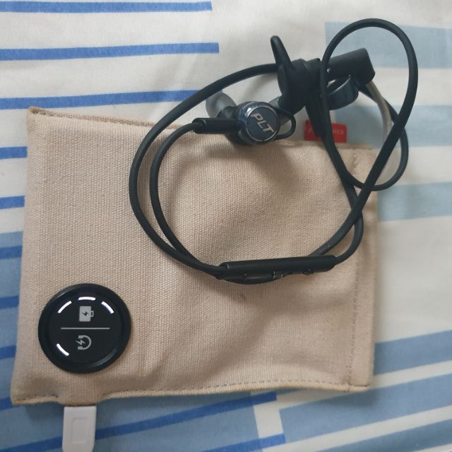 หูฟัง PLT Bluetooth พร้อมซองชาร์ตได้