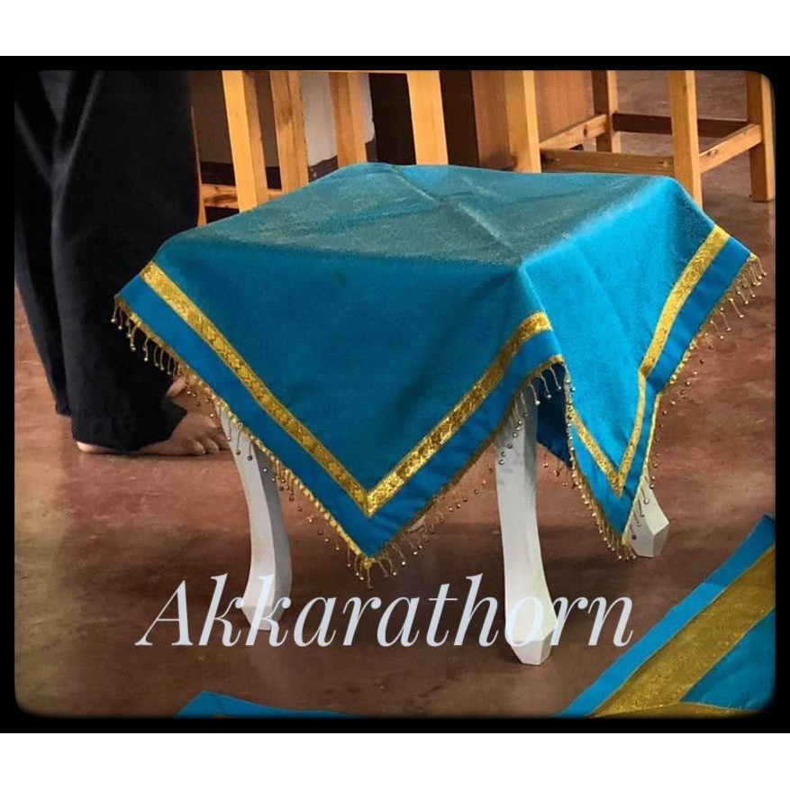 ผ้าปูโต๊ะ, ผ้าคลุมโต๊ะเคียง สีฟ้า (A set of side table cloth)