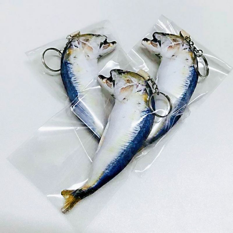 พวงกุญแจปลาทูหน้างอ bringmehug  ของดีเมืองแม่กลอง พวงกุญแจอาหาร ของชำร่วย ของฝากทุกเทศกาล