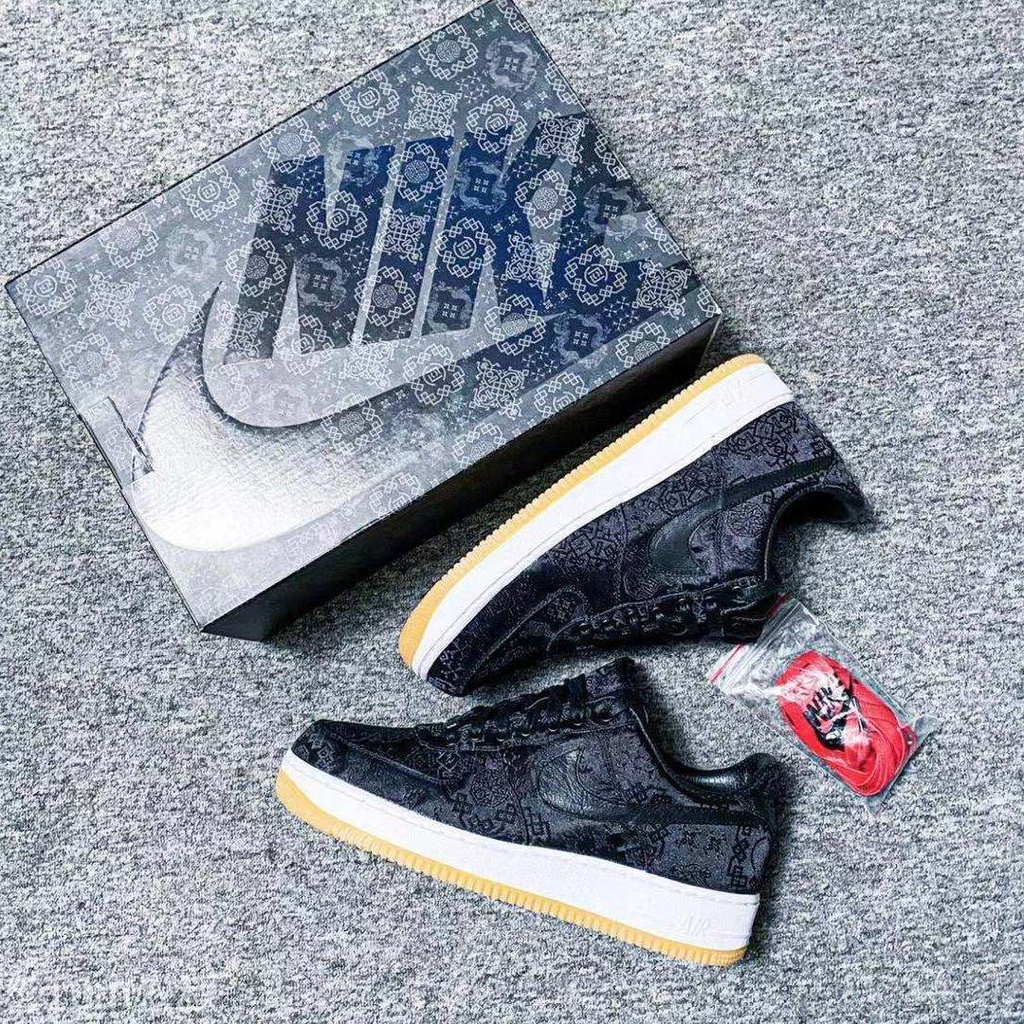 ◑﹍AF1 สีดำ ผ้าไหม สีฟ้า ผ้าไหม ทรงโลว์คัท รองเท้าผู้ชาย ยอดนิยม แอร์ฟอร์ซ เบอร์ 1 แป้งฝุ่นสีขาว นักเ