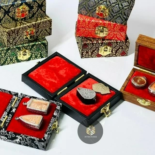 กล่องเก็บพระเครื่องกล่องกันกลิ้งลายไทยขนาด10x8x4cmคละสีลายพรีเมี่ยม
