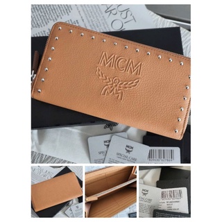 กระเป๋าสตางค์ ใช้ได้ทั้งชายหญิบ กระเป๋าตังค์ MCM  Chanswell Zip Wallet in Park Avenue เหลือสีน้ำตาล