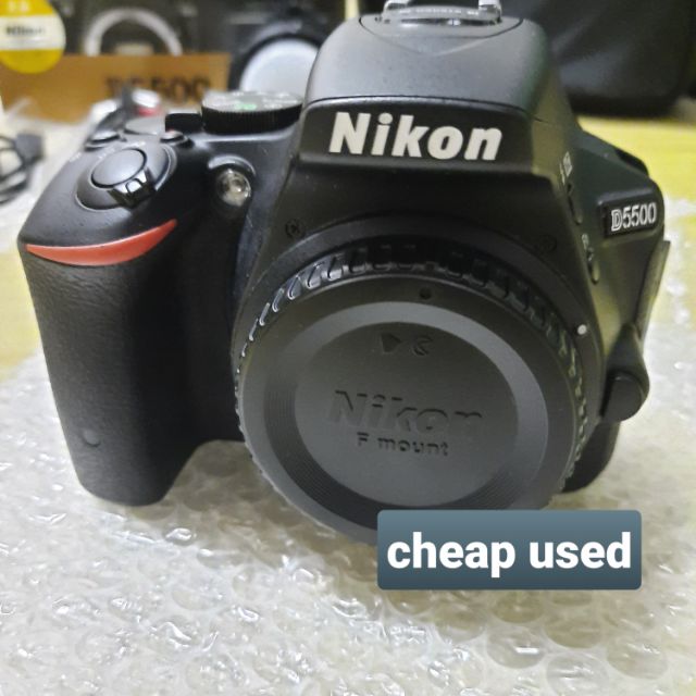 กล้องมือสอง Nikon D5500 พร้อมเลนส์ อุปกรณ์ครบ ตามภาพคะ ใช้งาน 6869 ชัตเตอร์ ใช้เอง ไม่มีฝ้าไม่ขึ้นรา
