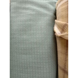ผ้าทอ งานฝีมือ ทำกระเป๋าผ้า patchwork quilt โทนเทาอมฟ้านิดนิด เมตรละ180บาท