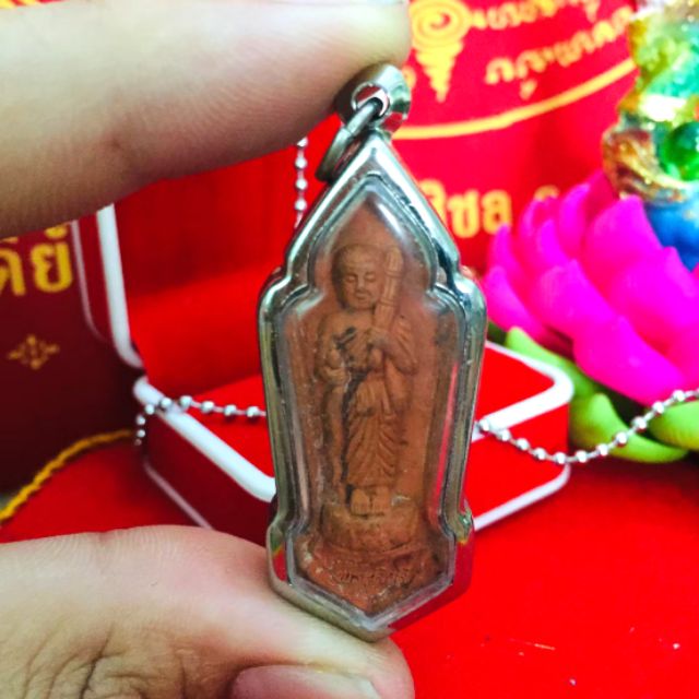 พระสีวลีมหาลาภ ด้านหลัง นางกวักเรียกทรัพย์