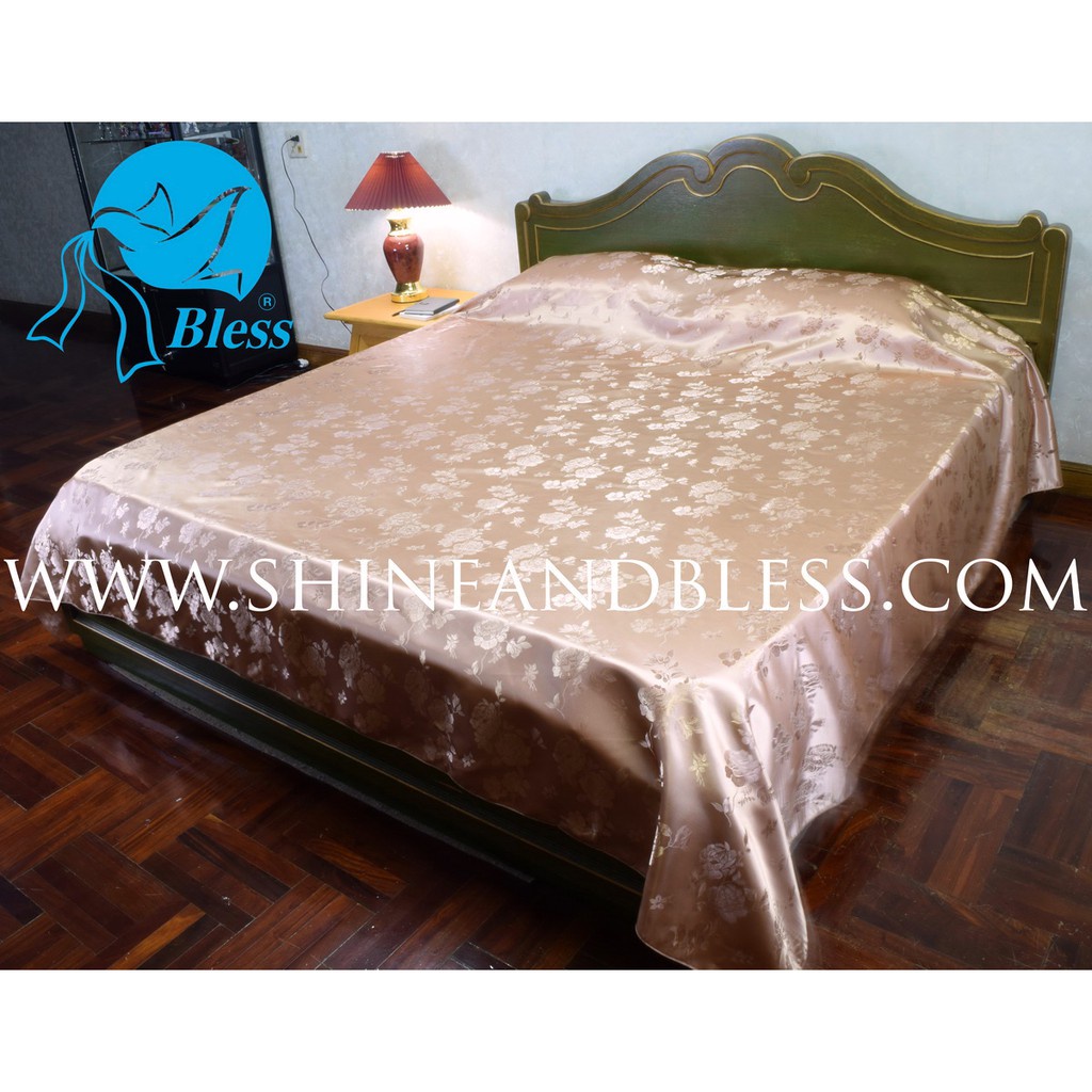 DM ผ้าแพรคลุมเตียง Bless ขนาด 100x100 นิ้ว สำหรับเตียง 6 ฟุต ผ้าคลุมเตียง