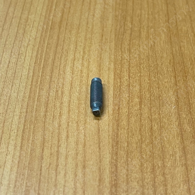 น๊อตตั้งวาล์ว แท้ HONDA WAVE,DREAM,C70 รหัส (90012-333-000)