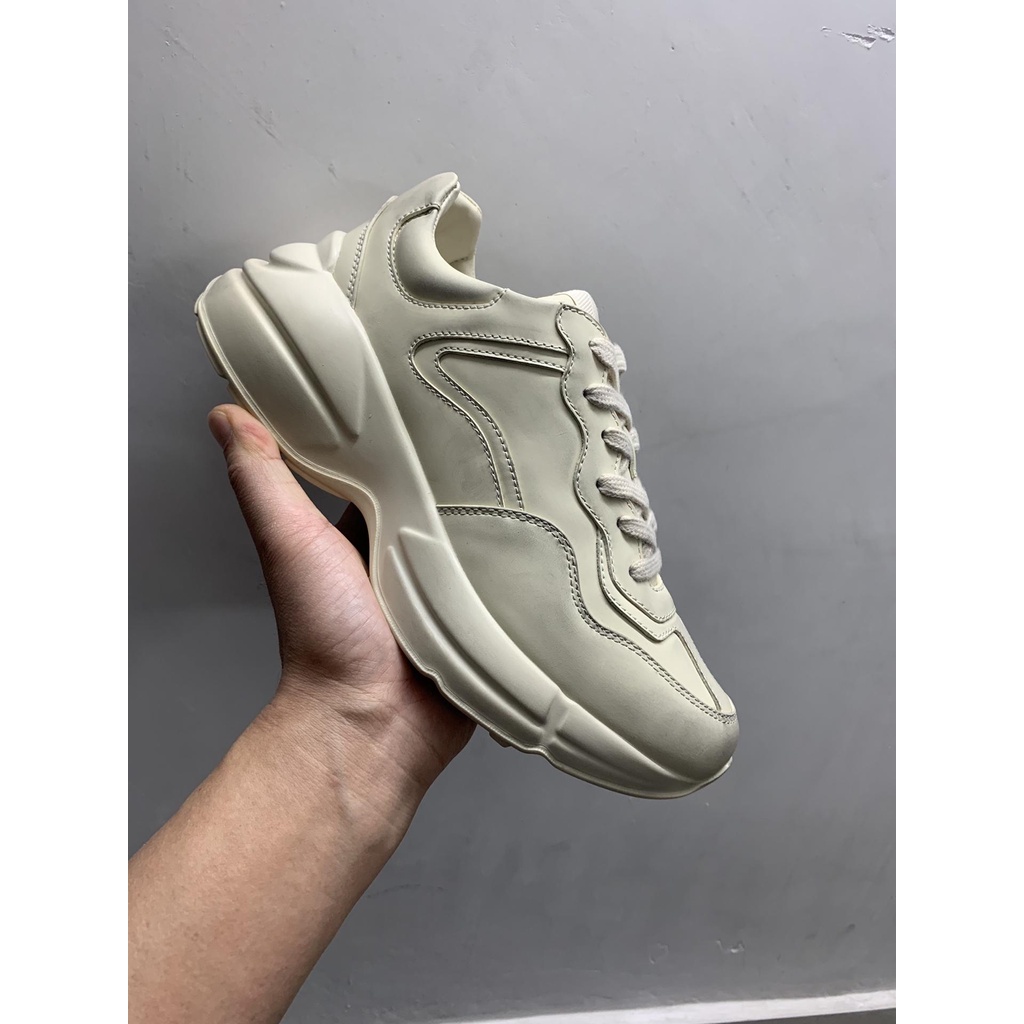 Gucci (Guqi bursting shoes. Sales of foot feelings light shock ...