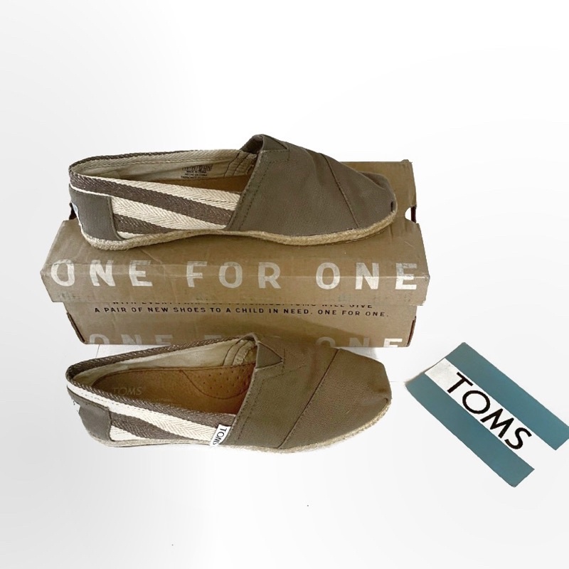 รองเท้า toms ของเเท้💯