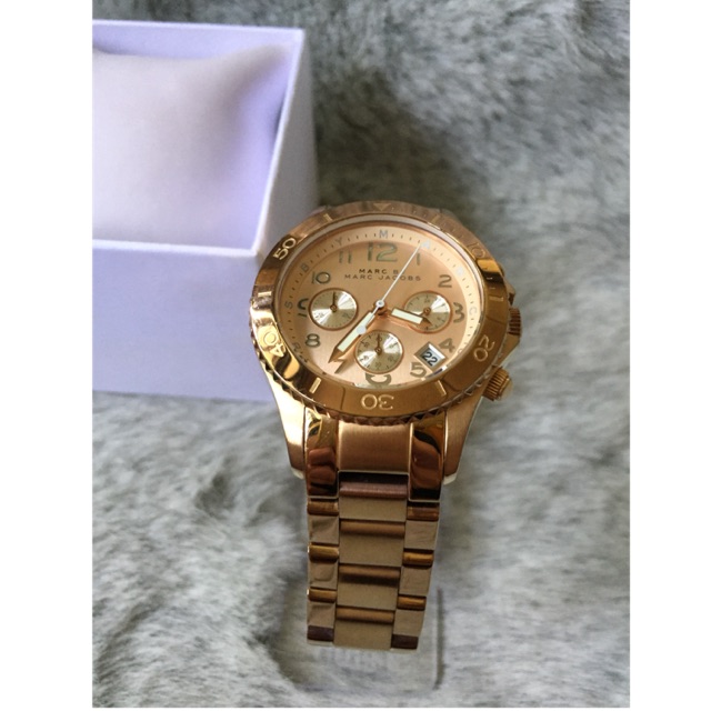 นาฬิกา marc jacob สี rose gold mbm3156