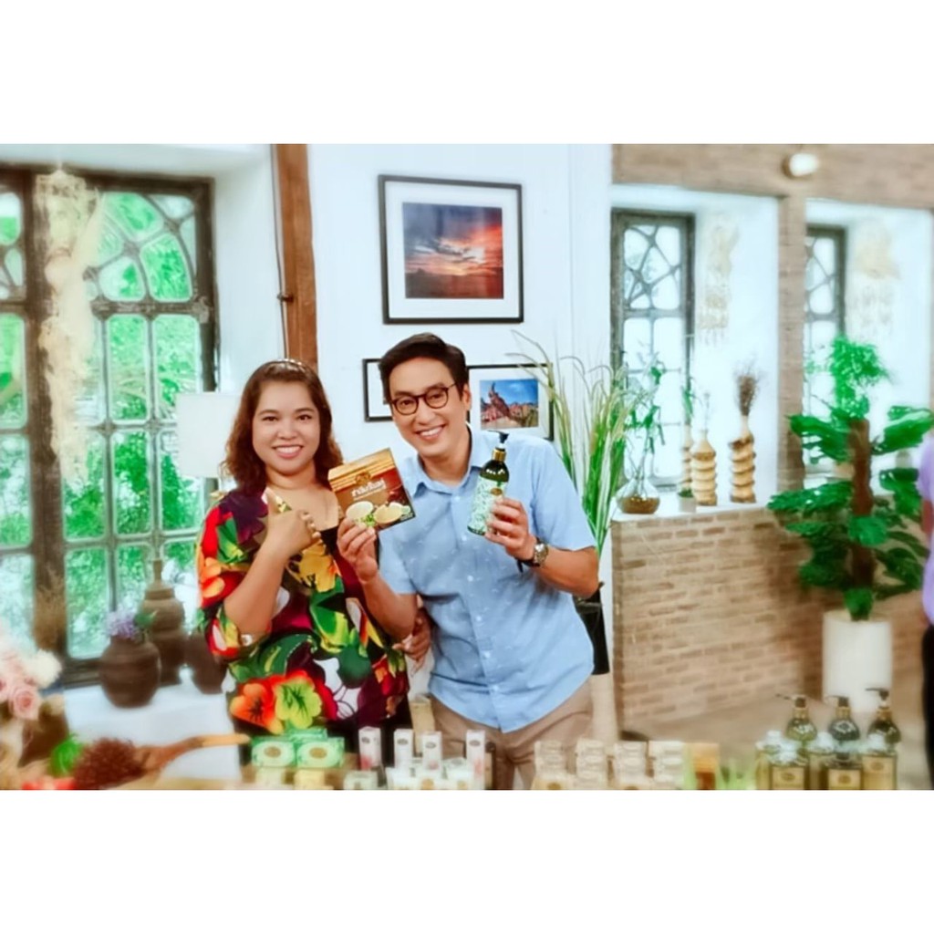 สเปรย์ปรับอากาศยูคาลิปเอสเซนเชียล ขนาด220มิลลิลิตร  ขจัดกลิ่นอับและไรฝุ่น  เรือนไม้หอม Rueanmaihom - รูปที่ 4