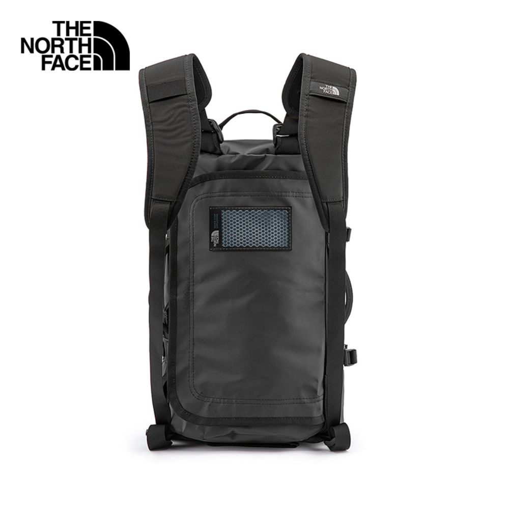THE NORTH FACE BASE CAMP DUFFEL - XS -TNF BLACK/TNF WHITE กระเป๋าใส่สัมภาระ — صورة 5
