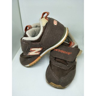 รองเท้า New Balance ของแท้ (มือ 2)