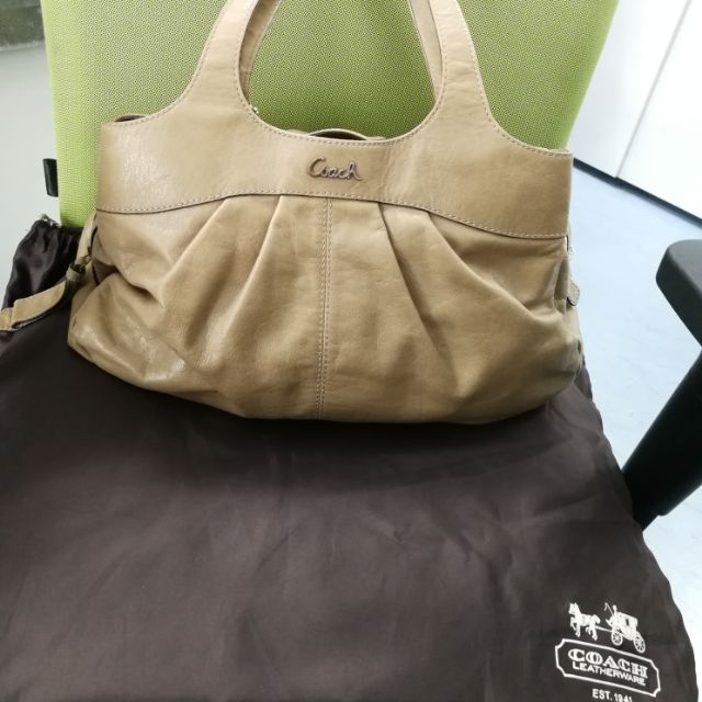 Coach handbags แท้ 💯%/ กระเป๋าหนัง coach / มือสอง