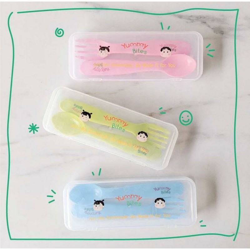 Yummy Bites ชุดช้อนและส้อมพร้อมเคส / ช้อนป้อนอาหารเด็ก Yummy Bites พร้อมภาชนะ