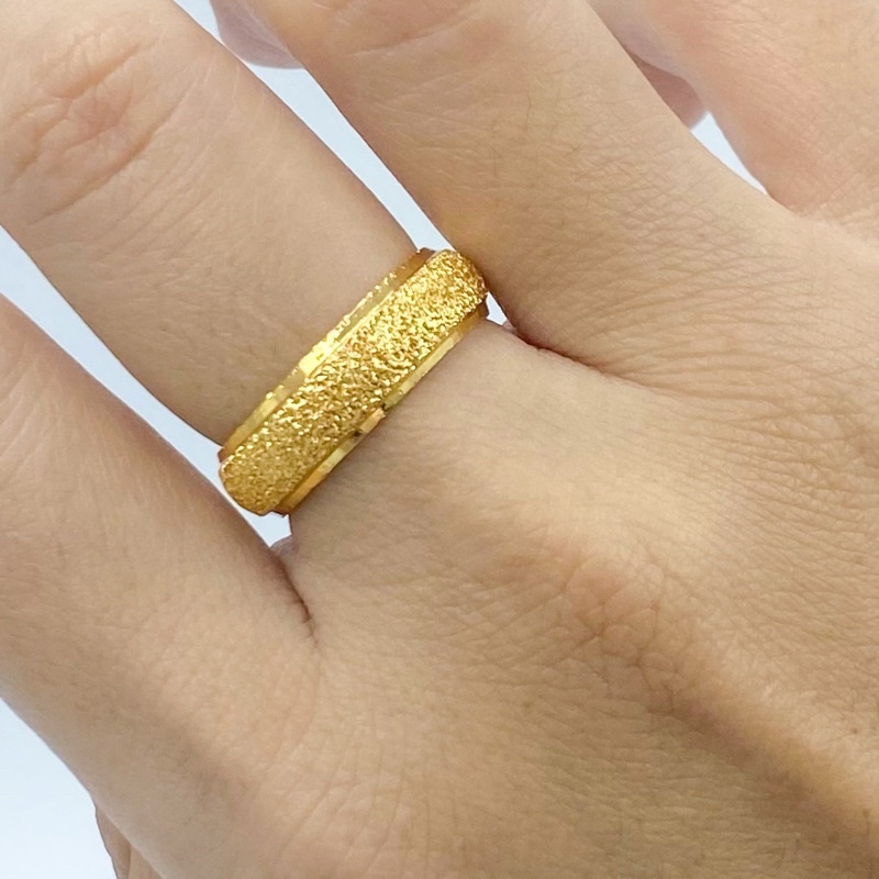 แหวนทองเหมือนแท้ น้ำหนัก2สลึง งานยิงทรายรอบวง ทองโคลนนิ่ง ทองสวย 0194